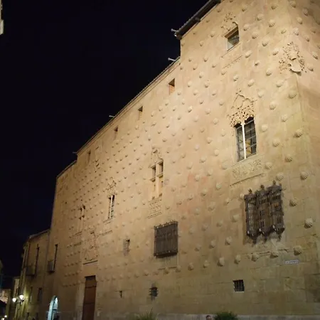 Appartamento Central Salamanca Apartment *